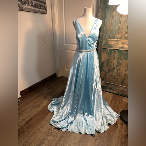 NWT Blue Satin Rhinestone
Waist Gown w/ Pockets size 13 - Picture 11 of 17